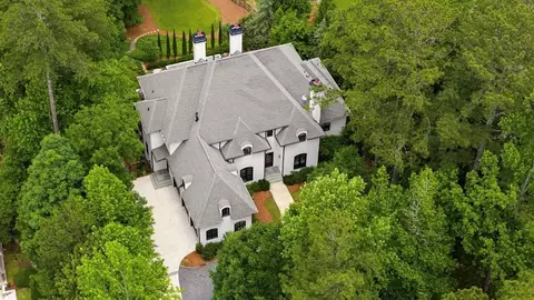 725 Londonberry Rd, Atlanta, GA 30327