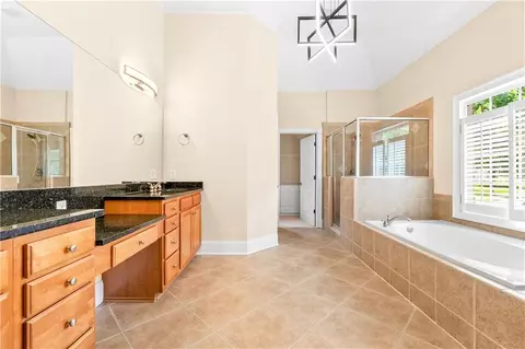 Bath - 6095 Bailey Ridge Dr, Duluth, GA 30097 photo 2 of 8