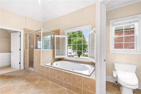Bath - 6095 Bailey Ridge Dr, Duluth, GA 30097 photo 4 of 8