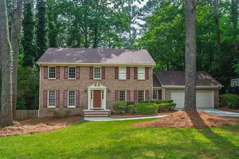 3838 Hunting Ridge Dr, Lilburn, GA 30047
