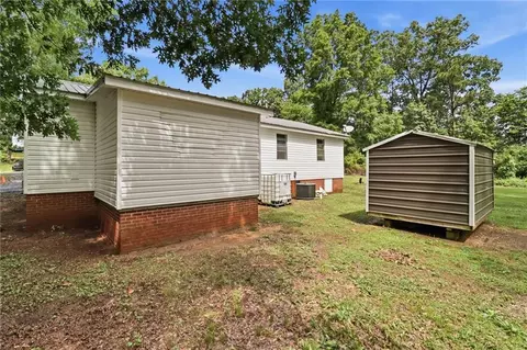 Exterior - 318 Circle Dr, Calhoun, GA 30701 photo 5 of 5