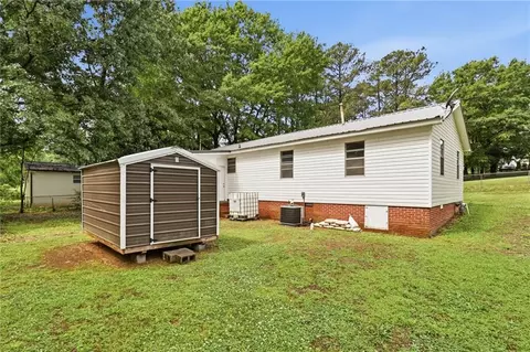 Exterior - 318 Circle Dr, Calhoun, GA 30701 photo 3 of 5