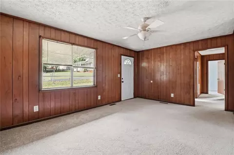 Living - 318 Circle Dr, Calhoun, GA 30701 photo 3 of 4