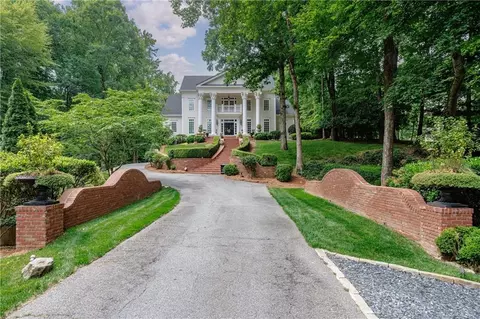 510 Londonberry Rd, Atlanta, GA 30327