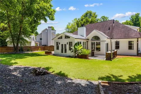 Exterior - 513 Ruby Ln, Canton, GA 30114 photo 6 of 9
