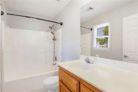 Bath - 513 Ruby Ln, Canton, GA 30114 photo 4 of 4