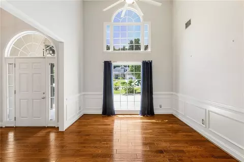 Living - 513 Ruby Ln, Canton, GA 30114 photo 3 of 4