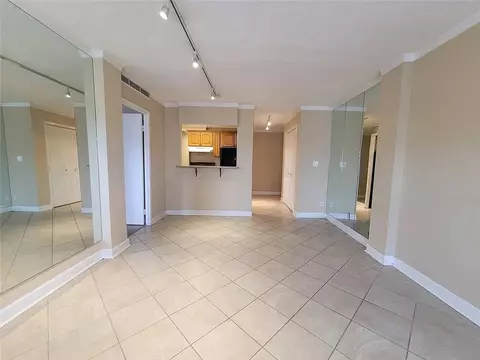 2285 Peachtree Rd NE, Atlanta, GA 30309