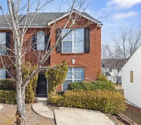 5547 Strathmoor Manor Cir, Lithonia, GA 30058
