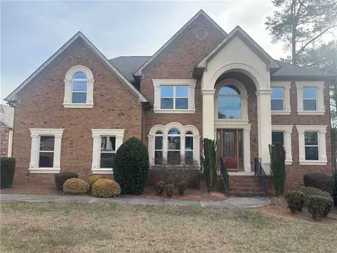 2525 Lake Erma Dr, Hampton, GA 30228