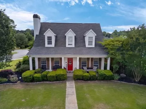 200 Meadow Lake Dr, Carrollton, GA 30116