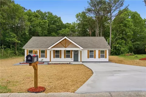 15 Plantation Dr NE, Cartersville, GA 30121