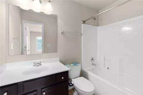 Bath - 2340 Cain Cir, Dacula, GA 30019 photo 2 of 5