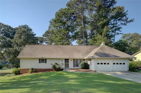 719 Clubhouse Dr SE, Conyers, GA 30094