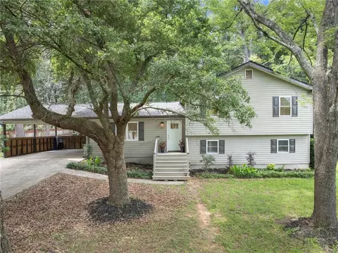 105 Stone Wood Ln, Lawrenceville, GA 30046
