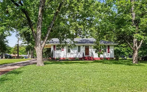 309 Cherokee Cir, Griffin, GA 30224