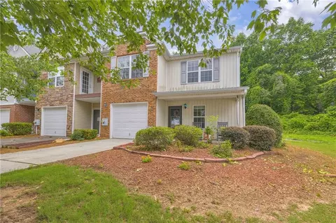 1498 Box Cir, Winder, GA 30680