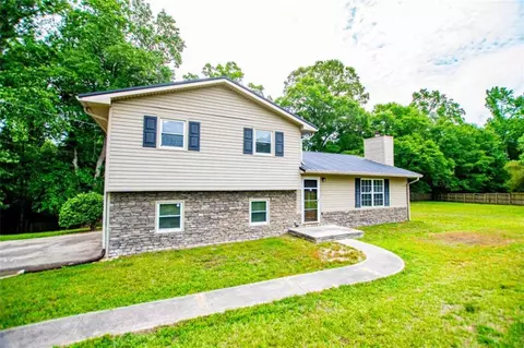 284 Katie Ln, Carrollton, GA 30117
