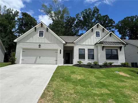 200 Rosewood Park Dr, Hoschton, GA 30548