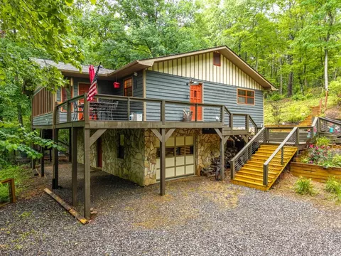 367 Virginia Dr, Blue Ridge, GA 30513