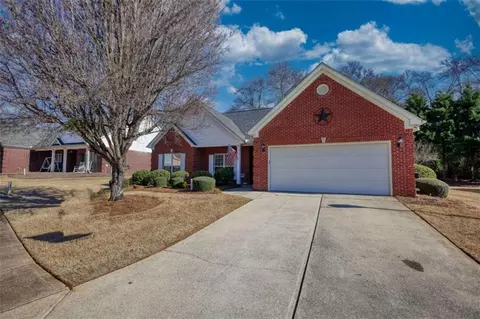 339 Crossroads Dr, Social Circle, GA 30025
