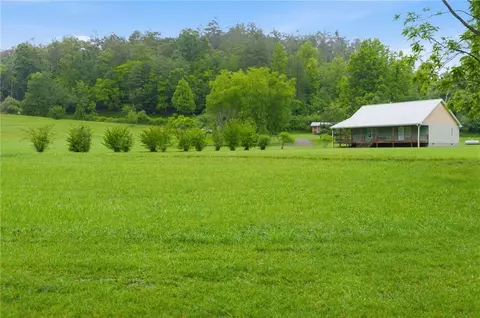 6924 Warwoman Rd, Clayton, GA 30525