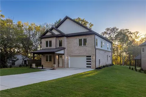 171 Honeysuckle Cir, Lawrenceville, GA 30046