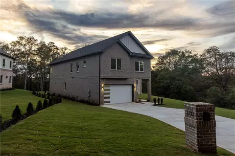 270 Honeysuckle Ave, Lawrenceville, GA 30046