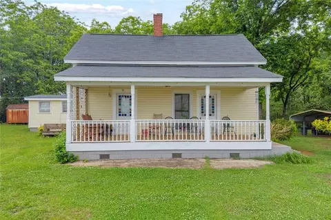 5270 Gainesville St, Flowery Branch, GA 30542