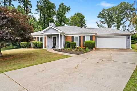 916 Bass Ct, Lawrenceville, GA 30043