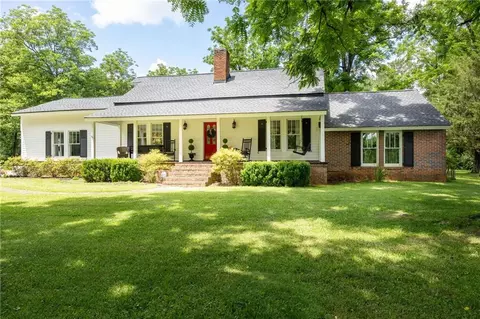 4640 Hadaway Rd NW, Kennesaw, GA 30152