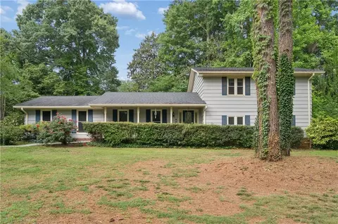 441 Village Green Ct SW, Lilburn, GA 30047