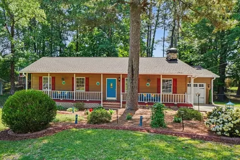 160 Ember Ct, Fairburn, GA 30213