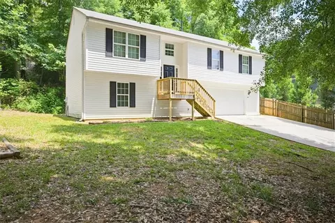 4015 Chapman Dr, Gainesville, GA 30506