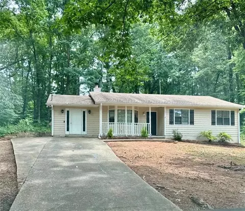 108 Hilltop Cir, Stockbridge, GA 30281