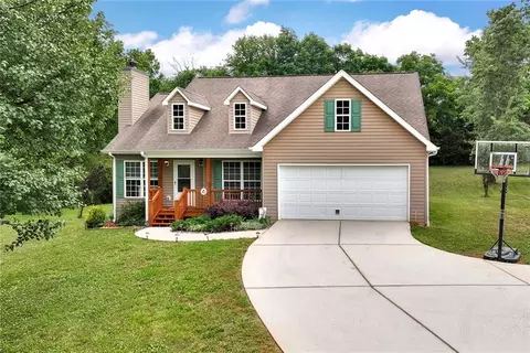 1044 Lothridge Rd, Cleveland, GA 30528