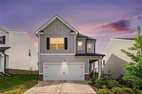 44 Mead Ct, Hoschton, GA 30548