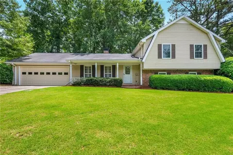 335 Thornwood Dr, Atlanta, GA 30328