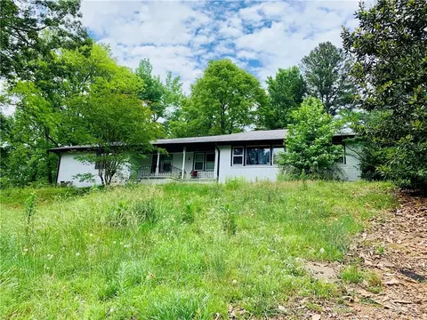 1402 Shadowbrook Dr, Marietta, GA 30062