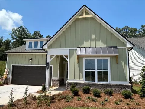 1549 Assembly Cir, Gainesville, GA 30501