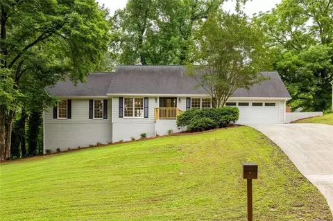 4736 Bridgewater Dr SW, Lilburn, GA 30047