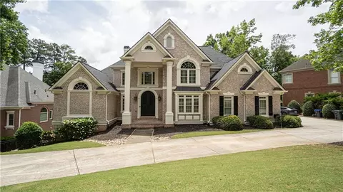 5243 Aldeburgh Dr, Suwanee, GA 30024