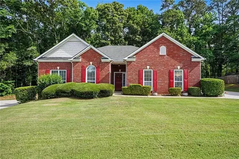 8195 N Links Dr, Covington, GA 30014