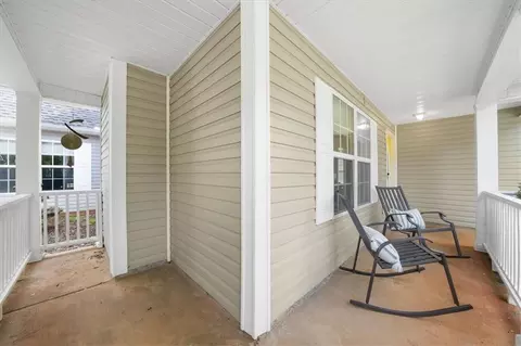 Exterior - 300 Cobb Ct, Hampton, GA 30228 photo 4 of 17