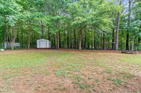 Exterior - 300 Cobb Ct, Hampton, GA 30228 photo 7 of 17