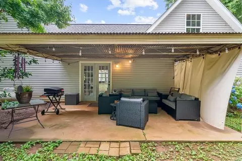 Exterior - 300 Cobb Ct, Hampton, GA 30228 photo 6 of 17
