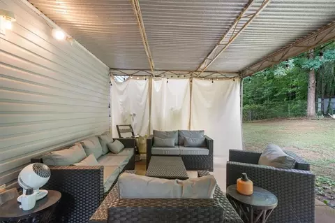 Exterior - 300 Cobb Ct, Hampton, GA 30228 photo 5 of 17