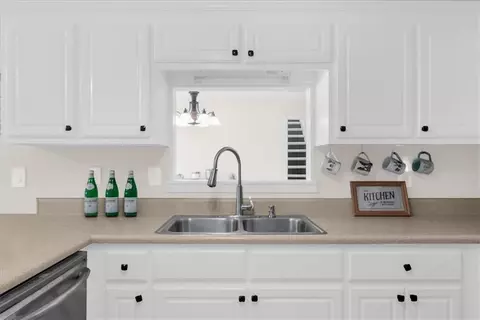 Kitchen - 300 Cobb Ct, Hampton, GA 30228 photo 7 of 7