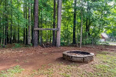 Exterior - 300 Cobb Ct, Hampton, GA 30228 photo 9 of 17