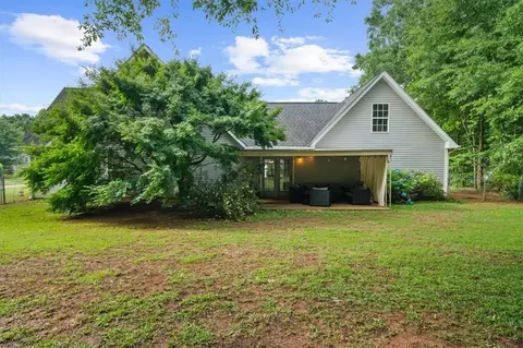 Exterior - 300 Cobb Ct, Hampton, GA 30228 photo 11 of 17